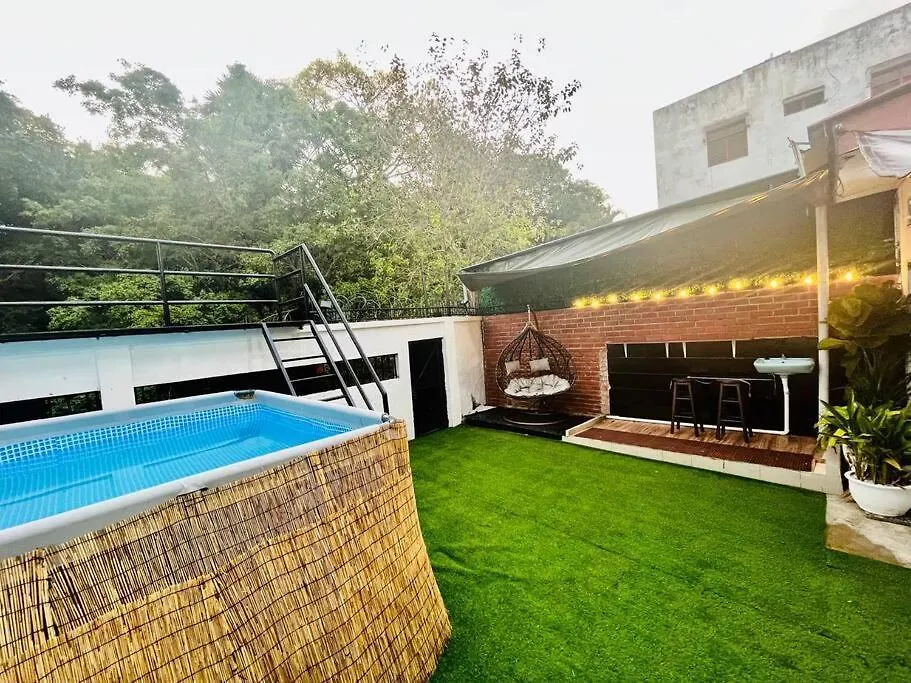 Luxury Private Pool Villa + Riverview Bbq Patio! George Town